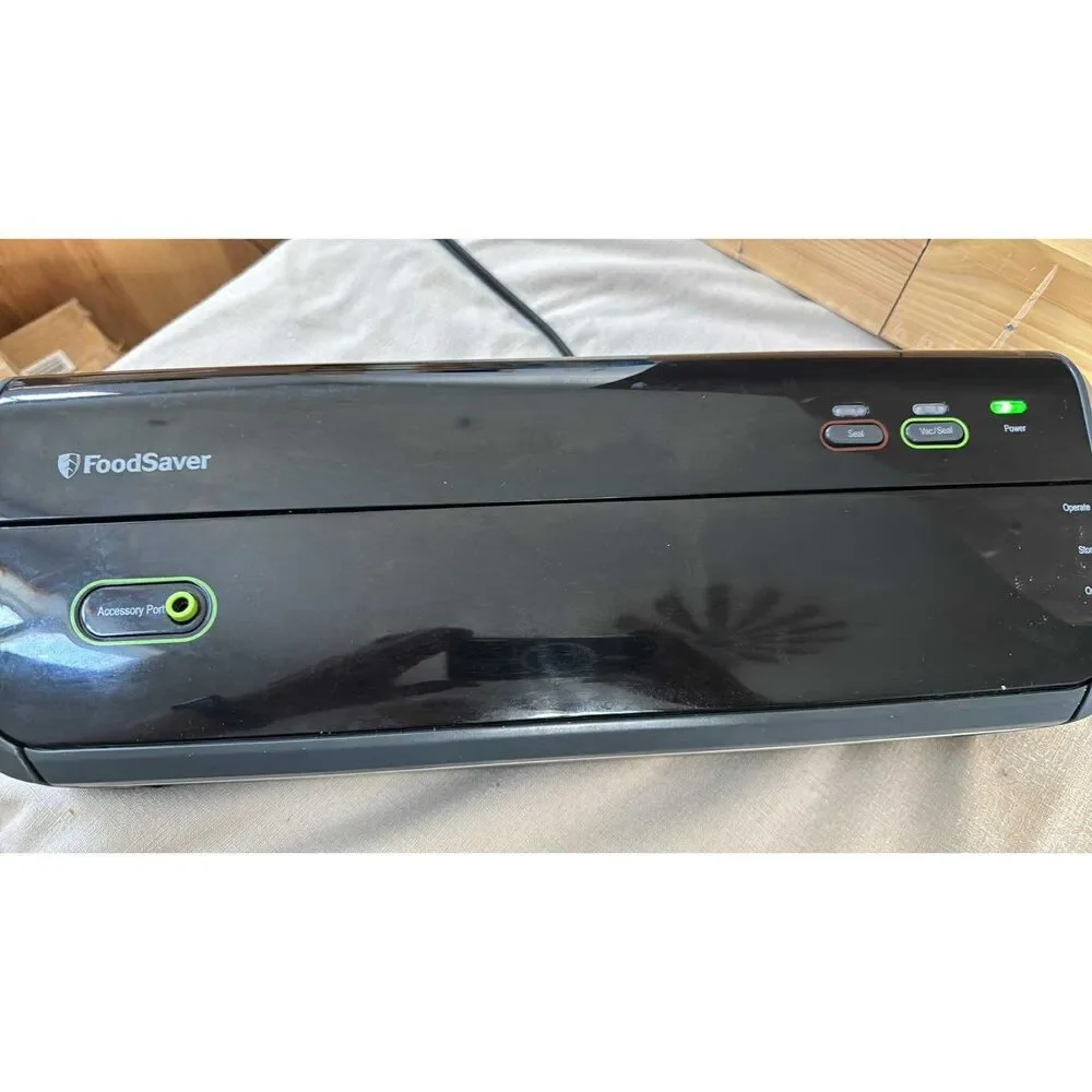 Foodsaver FM 2000 Vacuum Sealer Machine With Bags